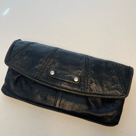 Fossil Black Leather Wallet Women’s Flower Imprint - Picture 1 of 11